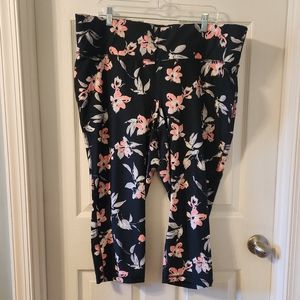 Livi Active capri pants
